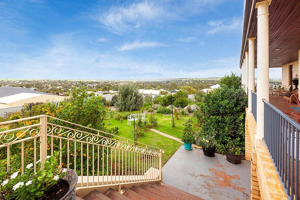 Fairway Manor Accommodation Northam Bagian luar foto