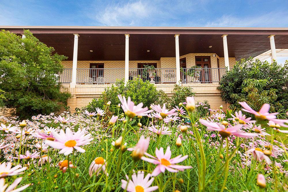 Fairway Manor Accommodation Northam Bagian luar foto